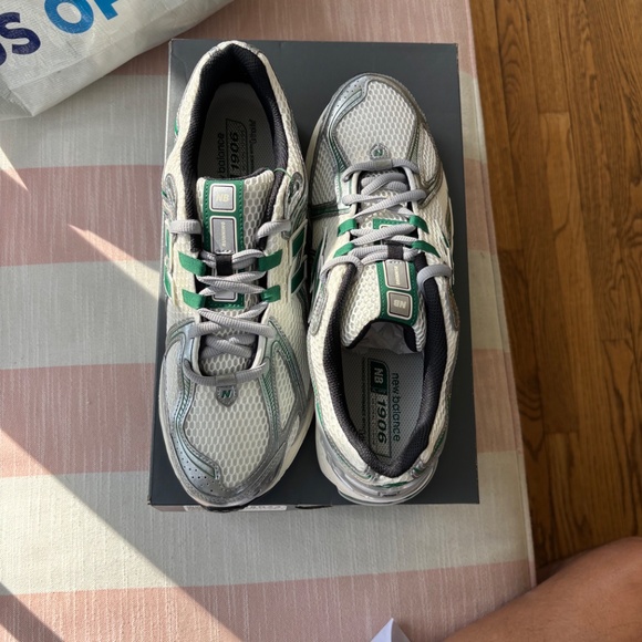 New Balance Mens 1906R White/Green - Picture 3 of 10